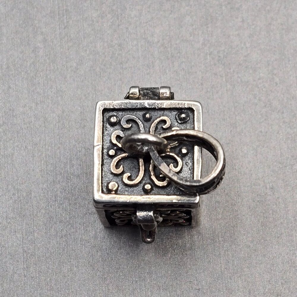 VTG 925 Sterling Silver Prayer Box Pendant 1" 8.07g Signed DHS - Picture 6 of 12